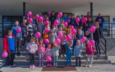 Učenici i učitelji obilježili Ružičasti listopad: »Mama, budi zdrava«